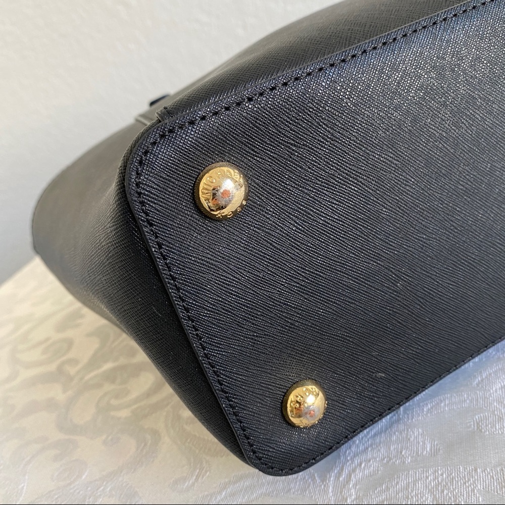 Michael Kors Jet Set Saffiano Leather Tote - Picture 9 of 12
